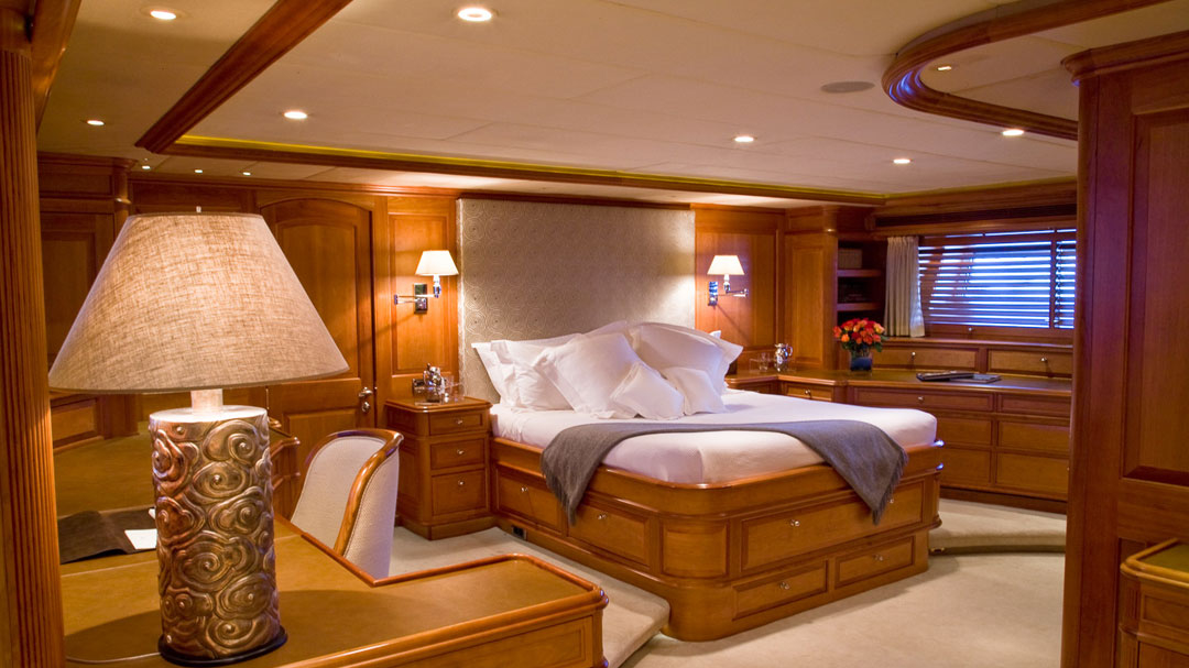 sailing-yacht-Drumbeat-08