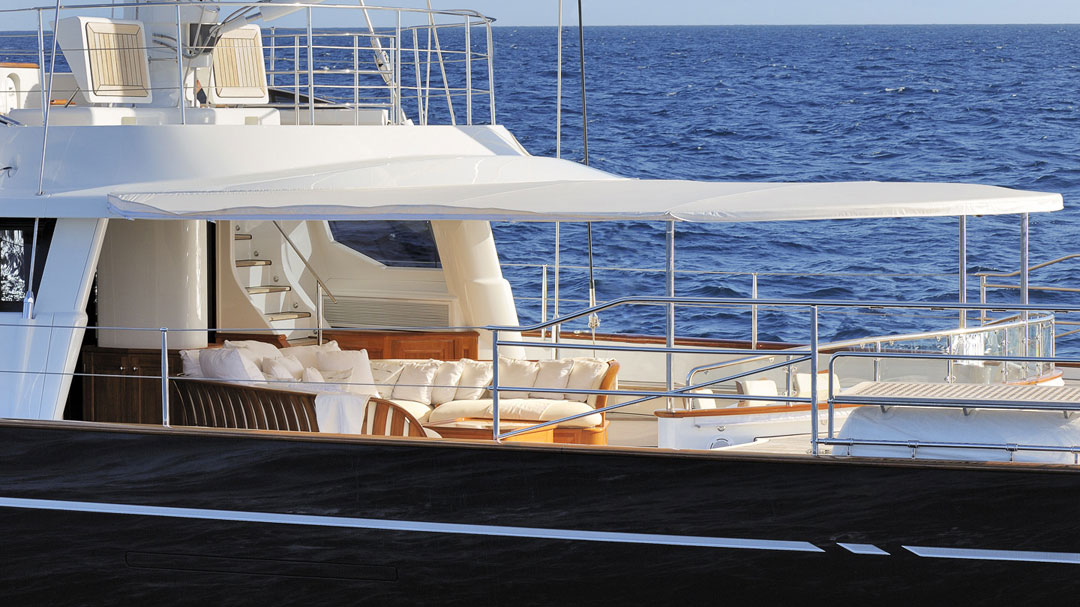 sailing-yacht-Drumbeat-21