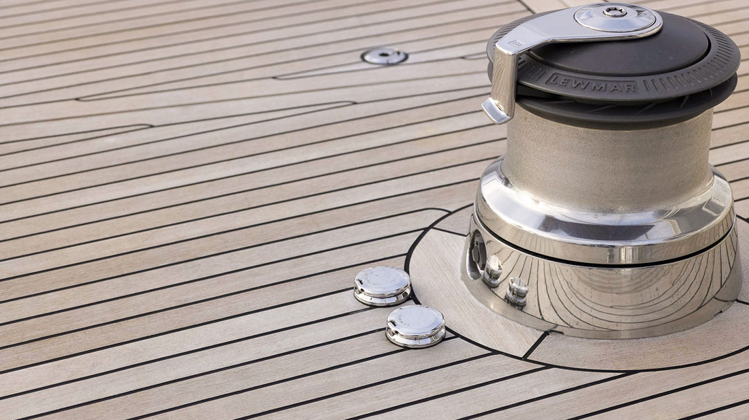 sailing-yacht-Drumbeat-27