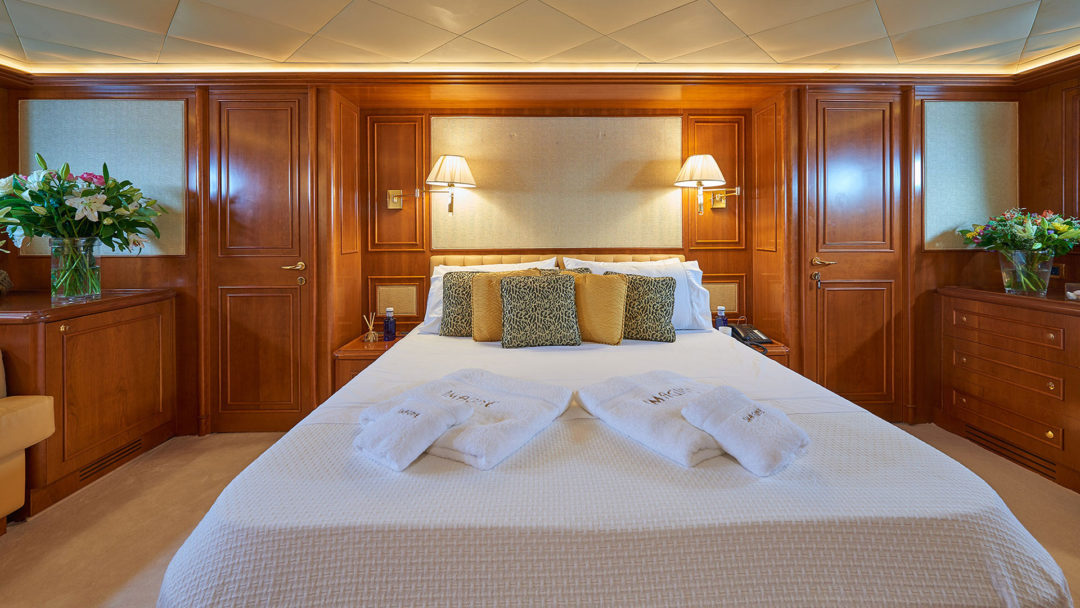 sailing-yacht-charter-imagine-master-cabin