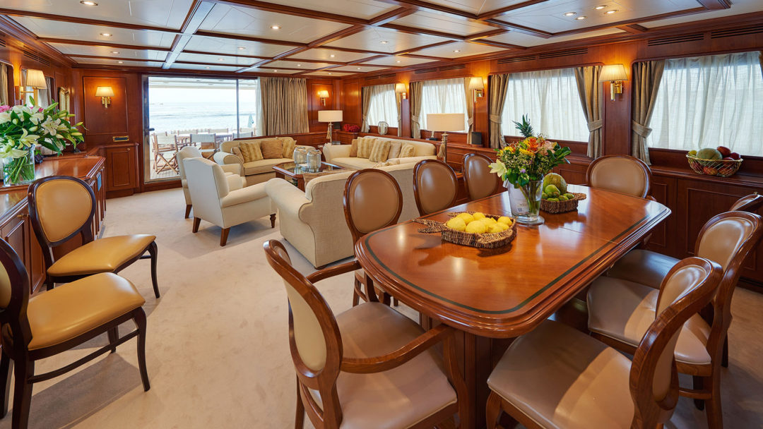 sailing-yacht-charter-imagine-saloon-dining