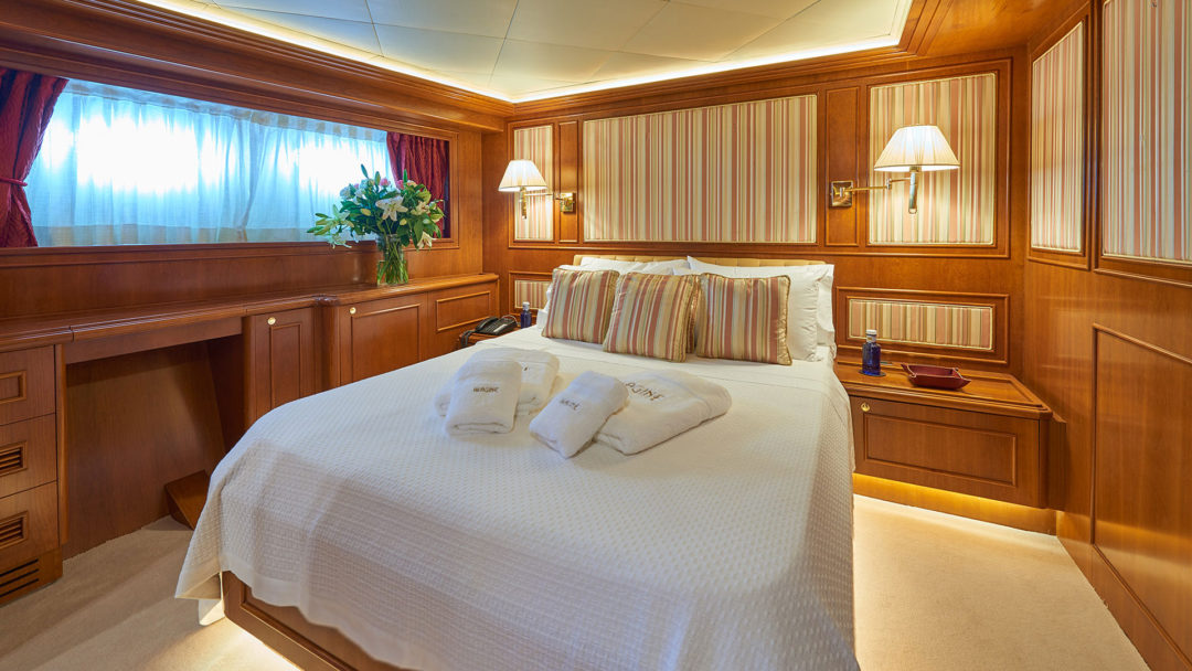 sailing-yacht-charter-imagine-vip-cabin-1