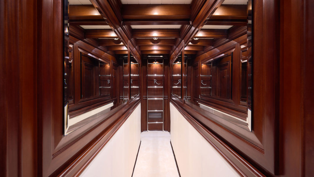 sailing-yacht-charter-riana-corridor-to-cabins