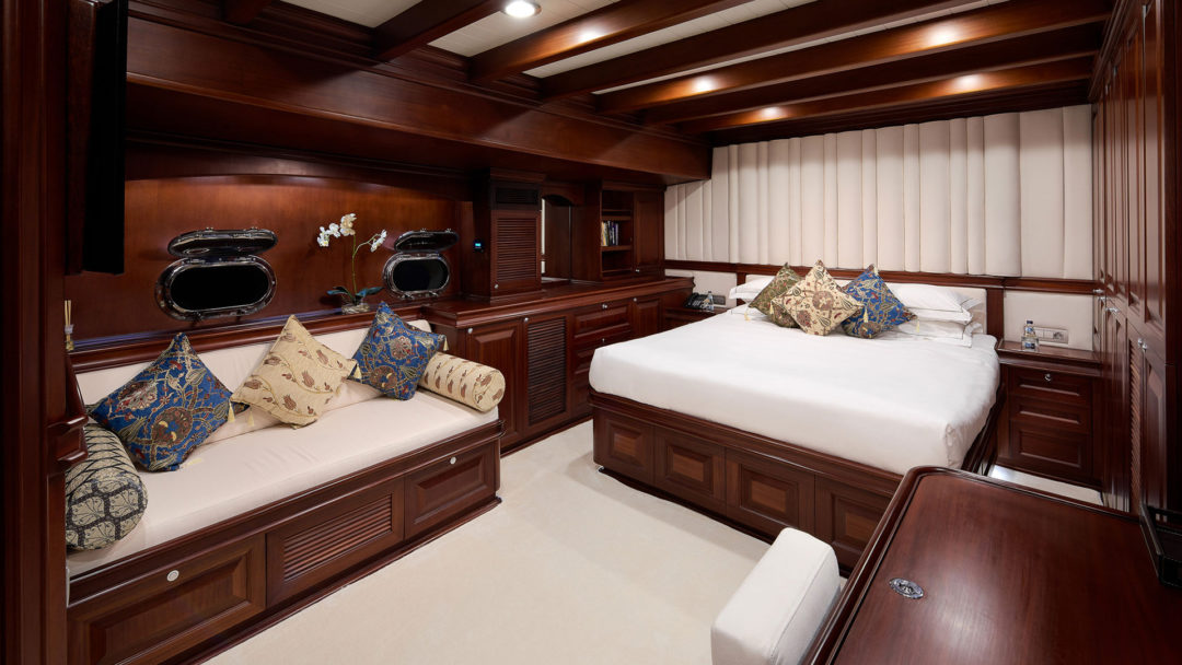 sailing-yacht-charter-riana-double-cabin-01