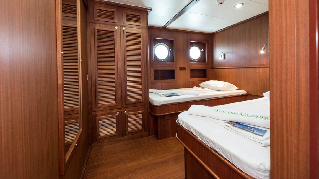 Sailing-Yacht-Charter-Chronos-twin-02