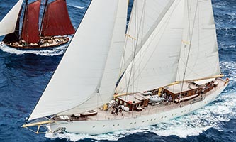 Sailing Yacht Chronos