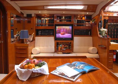 Sailing Yacht Charter Shaitan Salon TV