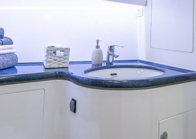 Sailing Yacht Charter Ocean Phoenix Bathroom