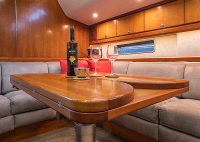 Sailing Yacht Charter Ocean Phoenix Salon