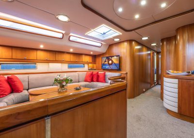 Sailing Yacht Charter Ocean Phoenix Salon